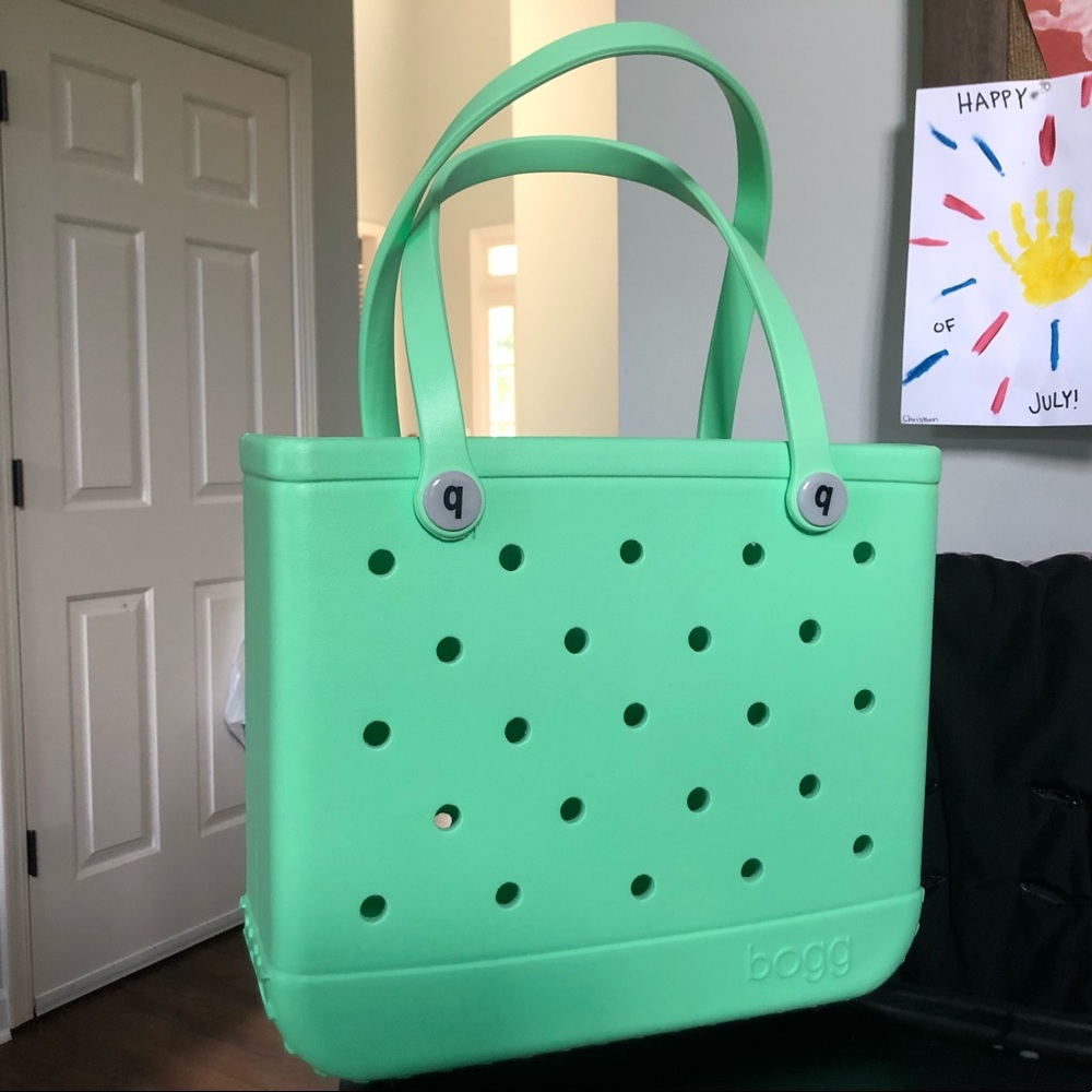 New sea foam green Bogg bag